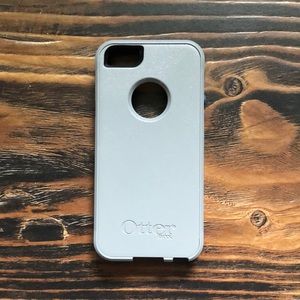 OtterBox Commuter IPhone 5/5s gray and blue case.